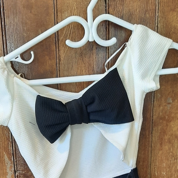 Black and White Dress with Bow Detail - Picture 2 of 2